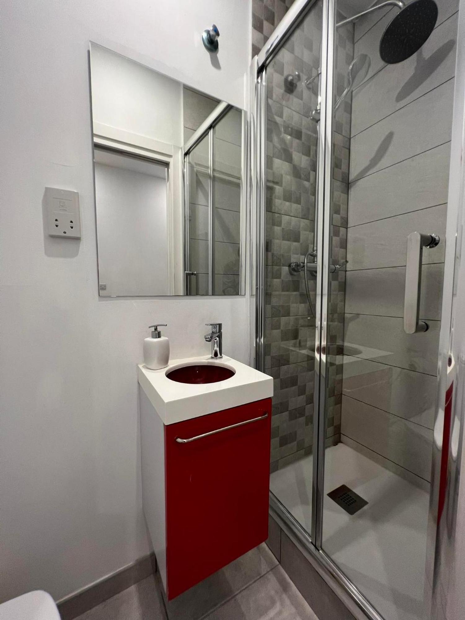 2Br And 2Ba In The Zoko Cozy And Convenient Διαμέρισμα Γιβραλτάρ Εξωτερικό φωτογραφία